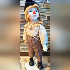 Wizard Of Oz Porcelain Scarecrow by Seymour Mann